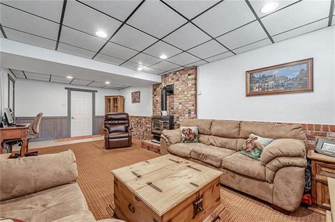206 Cameron Dr, Irwin, PA 15642 photo 13