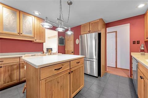 206 Cameron Dr, Irwin, PA 15642 photo 3