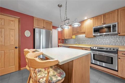 206 Cameron Dr, Irwin, PA 15642 photo 4