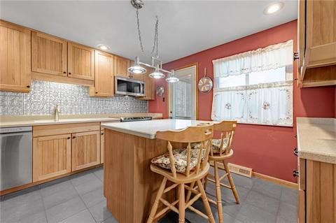 206 Cameron Dr, Irwin, PA 15642 photo 5