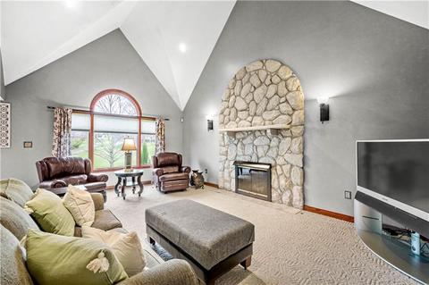 105 Mateer Dr, Monaca, PA 15061 photo 3