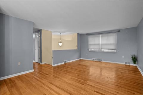 10 Dover, Irwin, PA 15642 photo 6