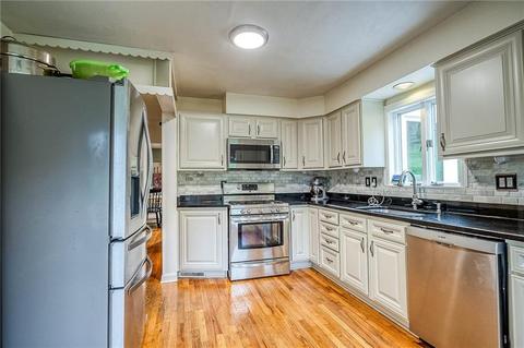 330 Brookside Blvd, Pittsburgh, PA 15241 photo 10