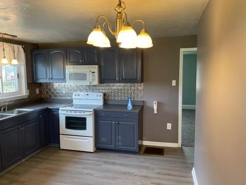 318 Maple St, Everson, PA 15631 photo 4