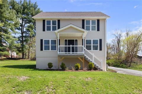 2517 Puckety, Export, PA 15632 photo 1