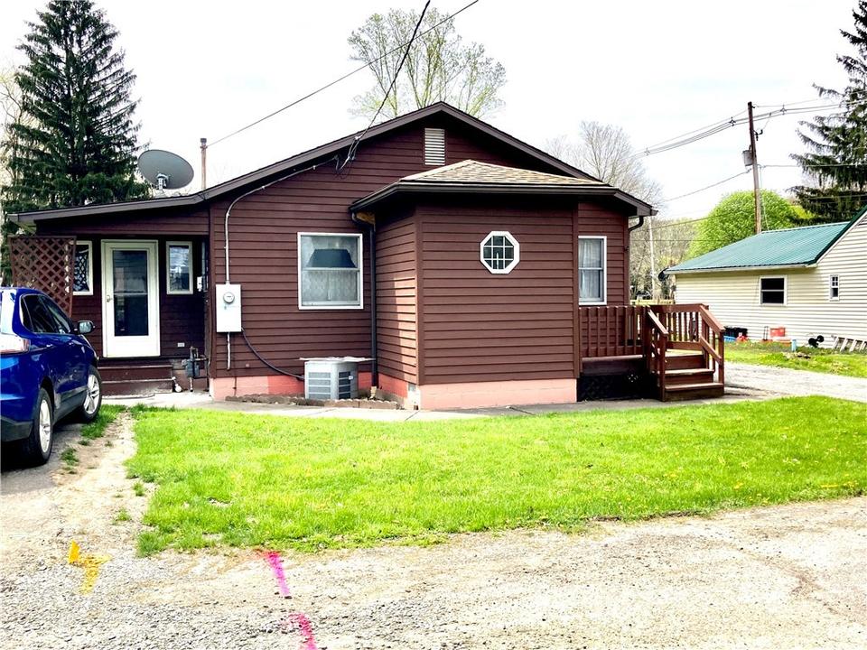 210 9th St, New Florence, PA 15944 1 photo Movoto