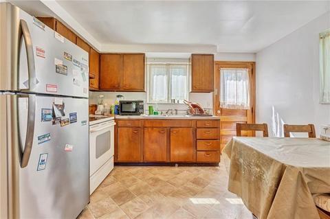 808 Crestview Dr, Monaca, PA 15061 photo 9
