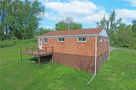808 Crestview Dr, Monaca, PA 15061 photo 2