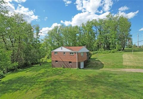 808 Crestview Dr, Monaca, PA 15061 photo 3