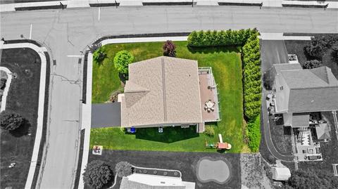 200 Springbrook Dr, Mars, PA 16046 photo 2