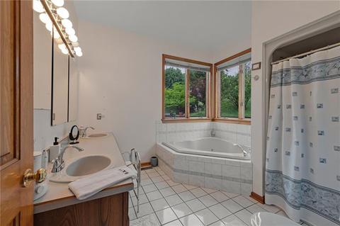 4 Arbor Ct, Irwin, PA 15642 photo 9