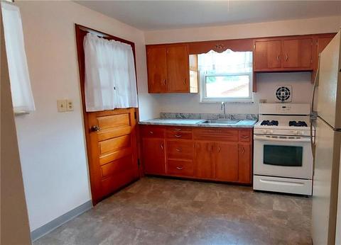 108 General Braddock Dr, North Braddock, PA 15104 photo 3