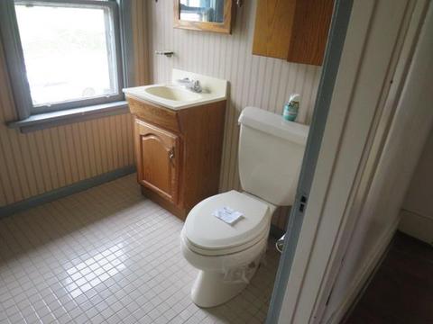 525 Mitchell Ave, Clairton, PA 15025 photo 9