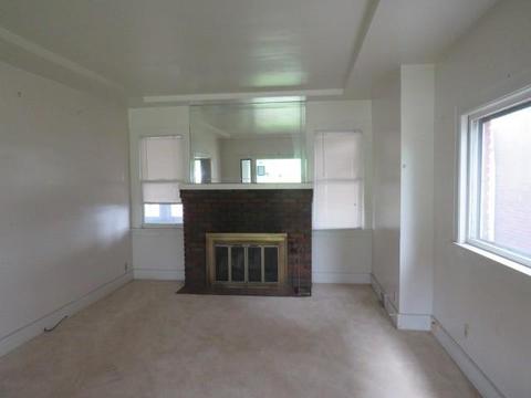 525 Mitchell Ave, Clairton, PA 15025 photo 2