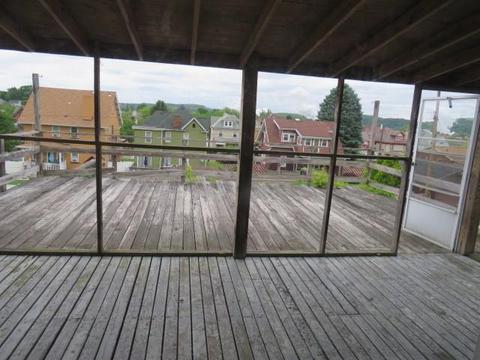 525 Mitchell Ave, Clairton, PA 15025 photo 21