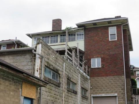 525 Mitchell Ave, Clairton, PA 15025 photo 24