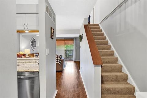 2 Shadow Dr, Pittsburgh, PA 15227 photo 5
