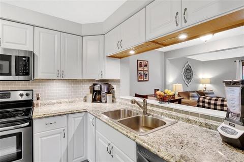 2 Shadow Dr, Pittsburgh, PA 15227 photo 7