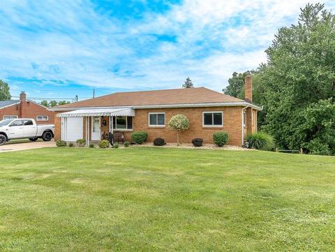 110 Chestnut Dr, Monaca, PA 15061 photo 2