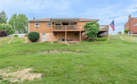 110 Chestnut Dr, Monaca, PA 15061 photo 4