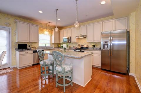 196 Broadstone Dr, Mars, PA 16046 photo 3