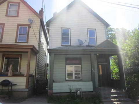 628-630 Watt St, Pittsburgh, PA 15219