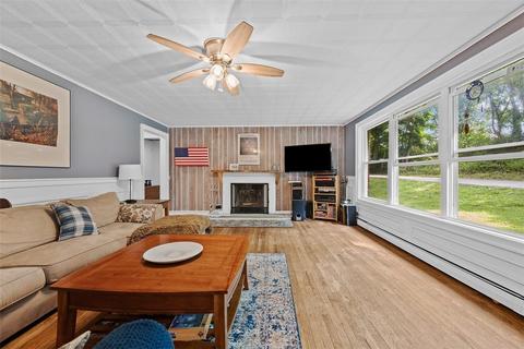 181 Seal Rd, Eighty Four, PA 15330 photo 3