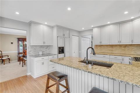 404 Farrington Dr, Seven Fields, PA 16046 photo 14