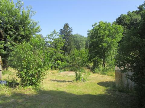 114 Hixson Ln, Connellsville, PA 15425