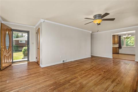 938 E Arcadia Dr, Mccandless, PA 15237 photo 4