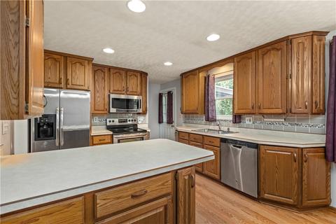 938 E Arcadia Dr, Mccandless, PA 15237 photo 10