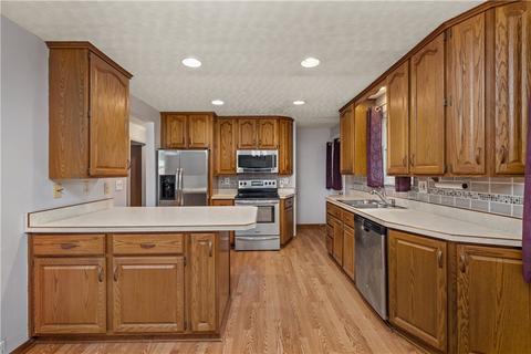 938 E Arcadia Dr, Mccandless, PA 15237 photo 9