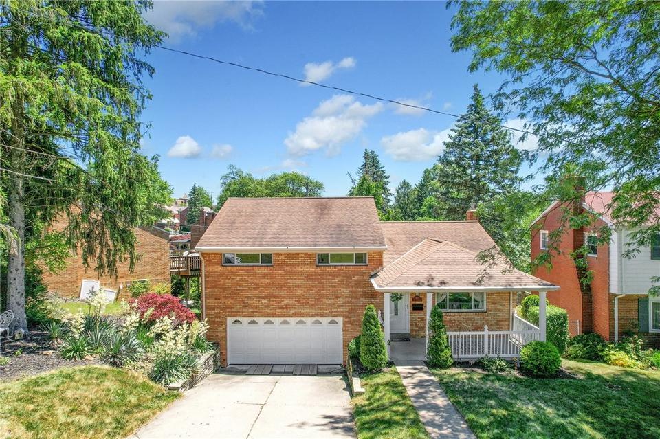 2423 Rose Garden Rd, Green Tree, PA 15220 22 Photos MLS 1561847