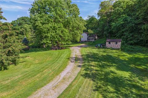 183 Todd Ln, Monaca, PA 15061 photo 2