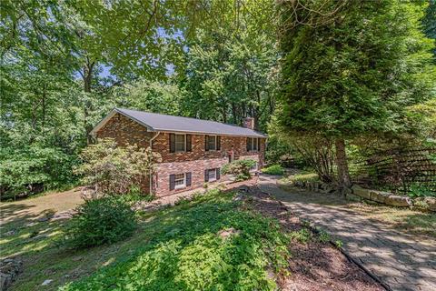 701 E 4th Ave, Derry, PA 15627 photo 1
