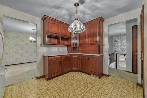 701 E 4th Ave, Derry, PA 15627 photo 9
