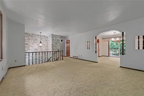 701 E 4th Ave, Derry, PA 15627 photo 4