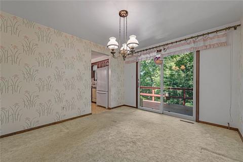 701 E 4th Ave, Derry, PA 15627 photo 6