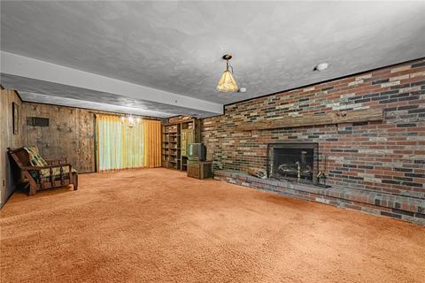 701 E 4th Ave, Derry, PA 15627 photo 17