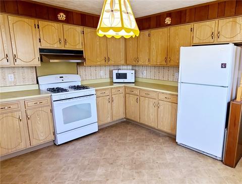 437 4th St, Mather, PA 15346 photo 6