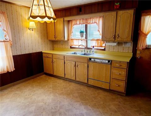 437 4th St, Mather, PA 15346 photo 9