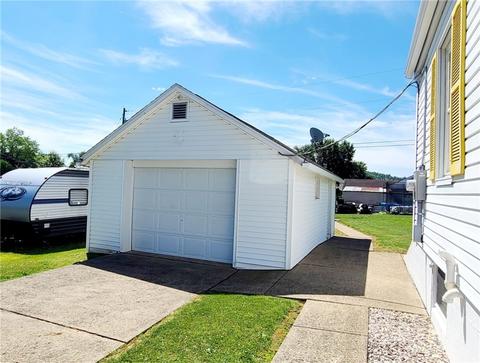 437 4th St, Mather, PA 15346 photo 4