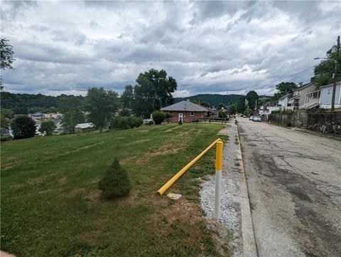 40 Fifth St, California, PA 15419