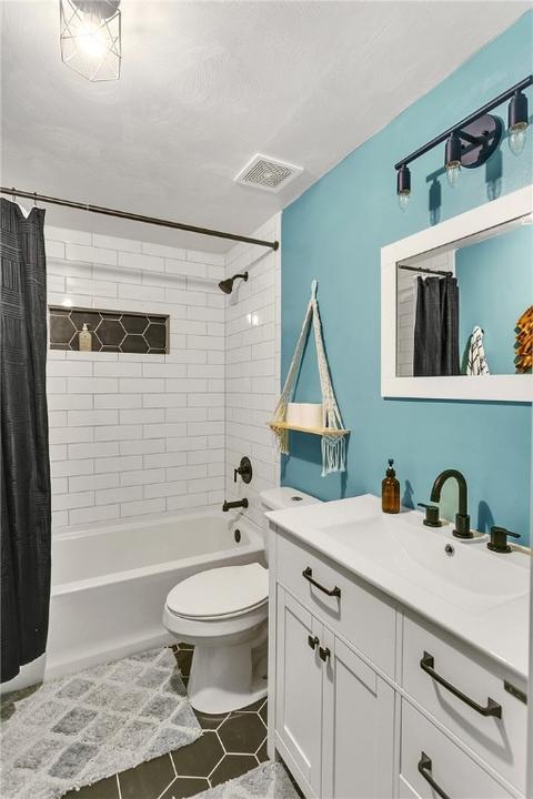 111 Cameron Dr, Irwin, PA 15642 photo 12