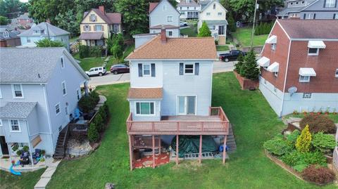 726 9th St, Irwin, PA 15642 photo 2