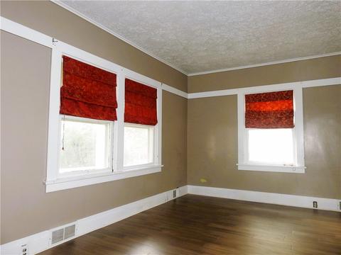 263 Wayne St, Beaver, PA 15009 photo 2