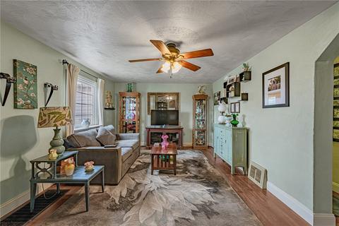 2040 Guffy Rd, North Huntingdon, PA 15642 photo 2