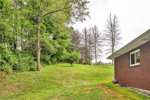 5872 Lee Ave, Export, PA 15632 photo 5