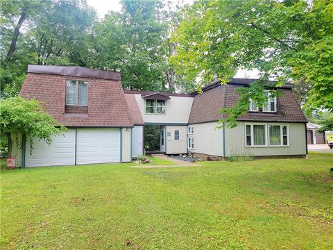9026 Lake Ln, Meadville, PA 16335