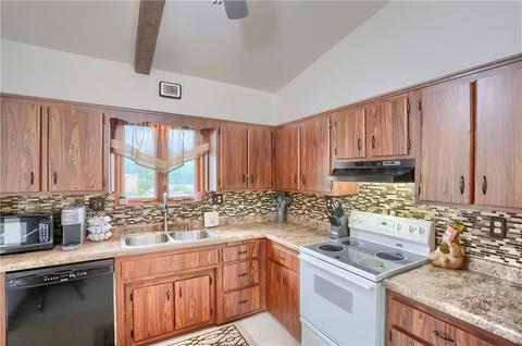 9 Windcrest Dr, Cecil, PA 15321 photo 13